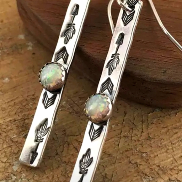 Earrings - Picture 1 of 6